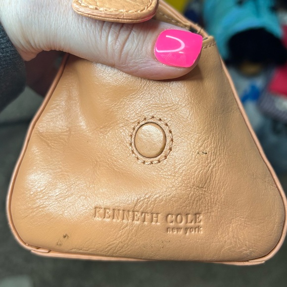 Kenneth Cole New York Leather Shoulder Bag - Picture 3 of 10